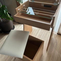 コンパクト　ナチュラルドレッサーand机の画像