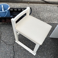 ドレッサー　化粧台　椅子付き　コンセント付き　収納付き　白　ホワイト　【横59奥35.5高74鏡までの高133.6】の画像
