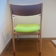 ミナペルホネン生地　　国産無垢材enstol ダイニングチェア　の画像