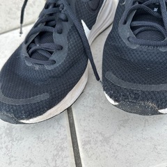 10月5日で処分します。　NIKE スニーカー　黒　24.5の画像