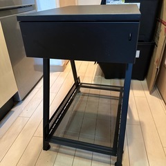 引き出し付きワゴンの画像