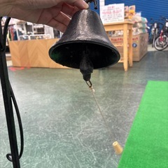 リユースのサカイ東金店　アイアンフラワースタンド（鐘付き）　TJ15056の画像