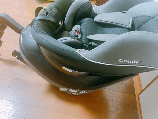 コンビ　　チャイルドシート　新生児から