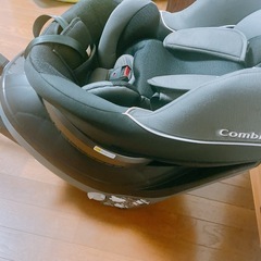 コンビ　　チャイルドシート　新生児からの画像