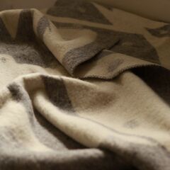 KLIPPAN×ミナペルホネンブランケットの画像
