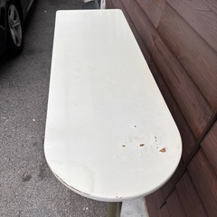 テーブル 棚付きの画像