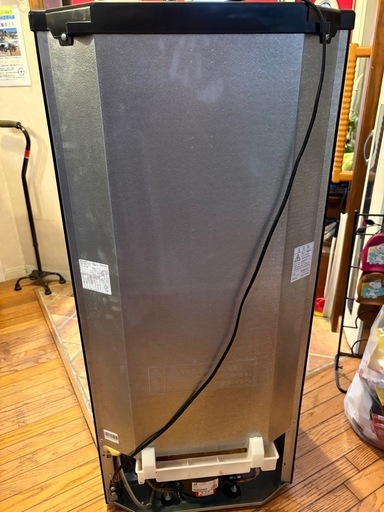 中古美品！‼️珍しい赤黒ツートンガラスドアの冷蔵庫ブランド-ユーイング早い方優先‼️ 一度見てからでもOK❗️