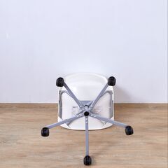 IKEA】イケア 回転チェアー 人気廃番品(SNILLE )ホワイト　1脚 直接手渡し希望(本郷三丁目駅周辺)の画像