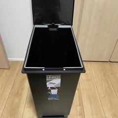 ゴミ箱45Lの画像