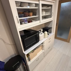食器棚の画像