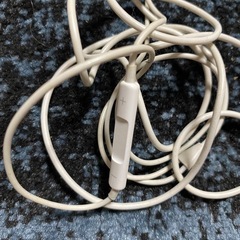 iPhone純正イヤホン ライトニングの画像