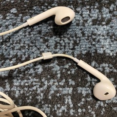 iPhone純正イヤホン ライトニングの画像