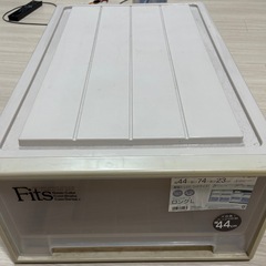 衣装ケースの画像