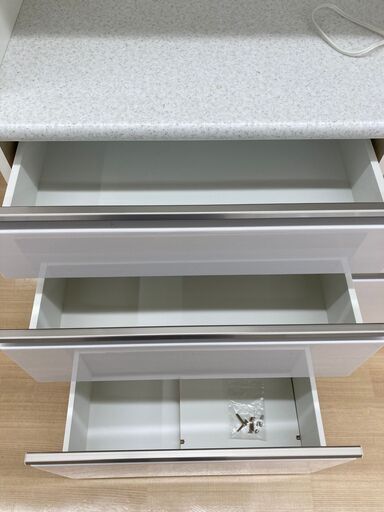 A-222【リユースのサカイ野々市店】食器棚2枚白　(幅)100.5cm×(奥行き)45cm×(高さ)200cm ※クリーニング済み