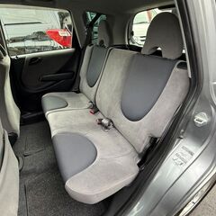 全国提携ローン！！全国納車始めました！！フィット！1.3A！特別価格コミコミ28万円！　4WD　Bカメラ　ナビ　社外AW　盗難防止システム　エアバック！の画像