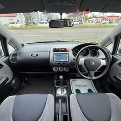 全国提携ローン！！全国納車始めました！！フィット！1.3A！特別価格コミコミ28万円！　4WD　Bカメラ　ナビ　社外AW　盗難防止システム　エアバック！の画像