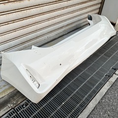 アクア 後期 リアバンパーの画像