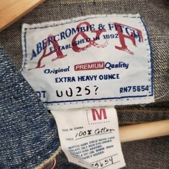 アバクロデニムジャケット ダメージ加工の画像