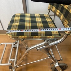 携帯用　アルミ介助車　車椅子の画像