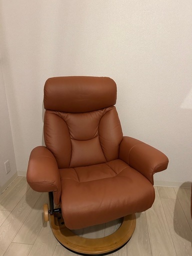 取引中　マナベ　美品　パーソナルチェア　オットマンつき付き