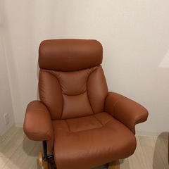 取引中　マナベ　美品　パーソナルチェア　オットマンつき付きの画像