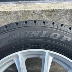 ダンロップ 215/60R16 スタッドレス 2023年製WR-Vの画像