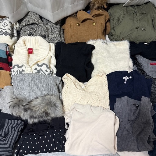 総額10万円円以上　レディース服50点まとめ売り