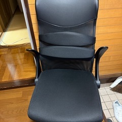 肘掛け付きチェアの画像