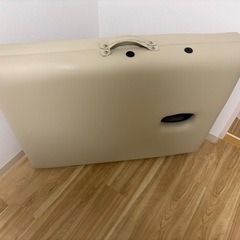 折りたたみマッサージベッドの画像