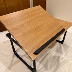 パソコン立て、作業台の画像