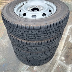 BRIDGESTONE スタッドレス 145R12 LT 軽トラタイヤ　の画像