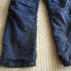 冬用　長ズボン　125～135センチ　中古の画像
