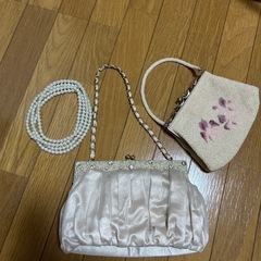お呼ばれバッグ2点、パールロングネックレス　の3点セット