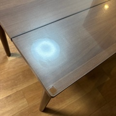 ダイニングテーブルの画像