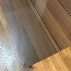 ダイニングテーブルの画像