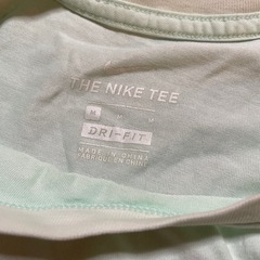 NIKEののTシャツの画像