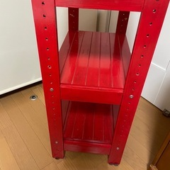 取引中！　赤の木製ラックの画像