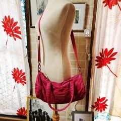 ！ANTEPRIMA(アンテプリマ) 愛らしい彩とふわふわ手触り。軽やか差し色のショルダーバッグ、いかがでしょうか？の画像