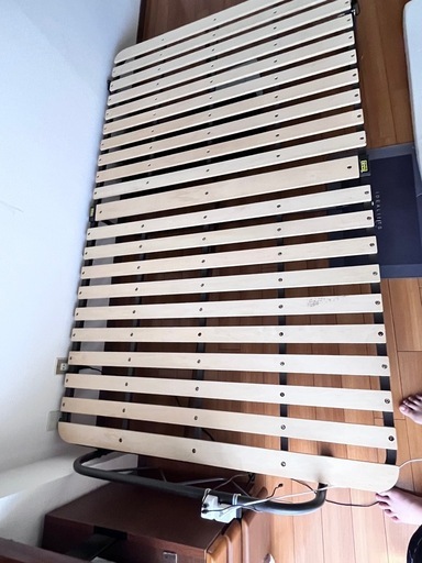セミダブルベッド　semi double bed 