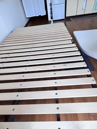セミダブルベッド　semi double bed 