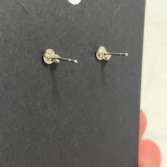 シルバーピアス500円の画像