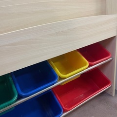 おもちゃ箱　本棚の画像