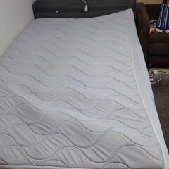セミダブルベット コンセント差し込み付きの画像