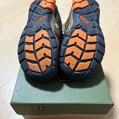 KEEN 子供用サンダル　20.0cm カーキオレンジの画像