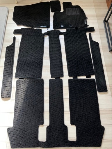 純正トヨタ ヴォクシー80系後期フロアマットセット ブラック 年式令和2年