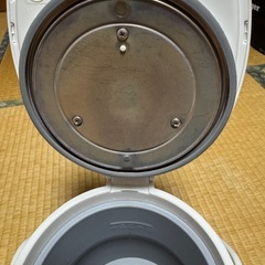 電動給湯ポット　2.2リットル　電気ポットの画像