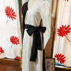 shein(シエン) 大胆なツートンカラーのワンピース、いかがでしょうか？の画像