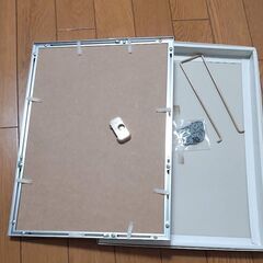 アルミフレーム額縁A4サイズ用　３個　多分未使用の画像