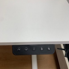 パソコンデスク　リフトテーブル　白　昇降式の画像