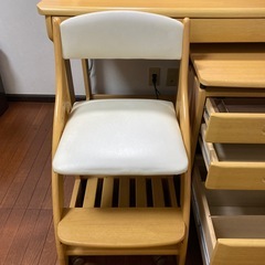 あまり使用してません！勉強机の画像